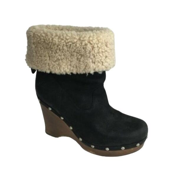 UGG Australia Carnegie Studded Wood Stacked Sheepskin Sherpa Black Booties Sz 7 - Picture 1 of 12